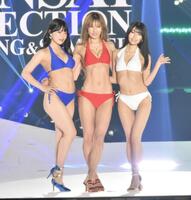 　ランウェイで美ボディーを披露した（左から）塩見きら、熊田曜子、村雨芙美