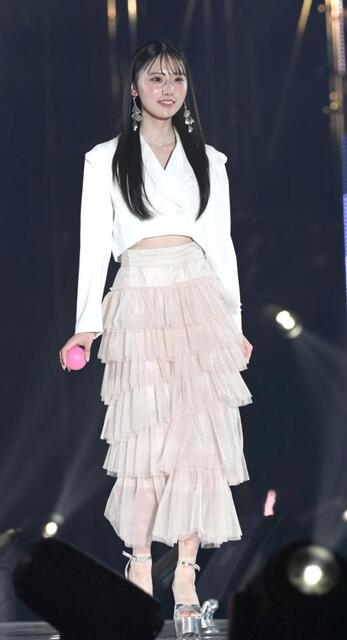 Rain Tree綾瀬ことり、美腹筋ちらり メジャーデビューから約1
