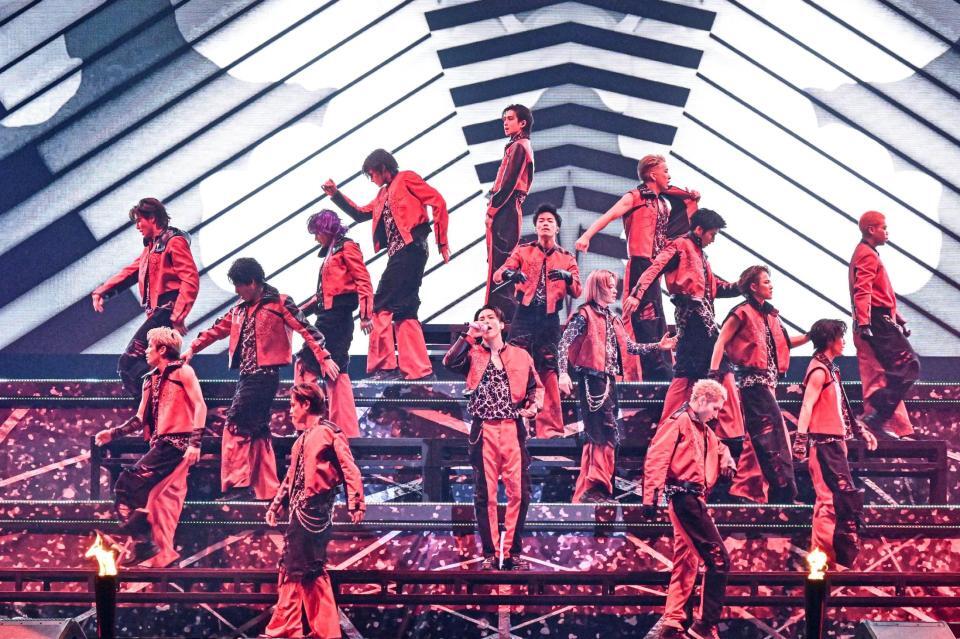 　全国ツアー初日で躍動したＴＨＥ　ＲＡＭＰＡＧＥの１６人