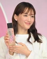 　発表会に登場した綾瀬はるか（撮影・伊藤笙子）