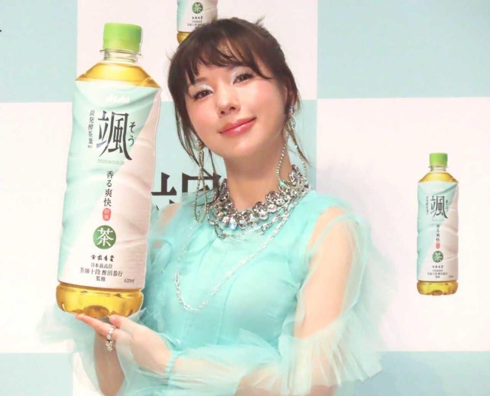 　新ＣＭ発表会に出席した仲里依紗