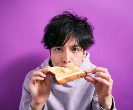 　日本テレビ系ドラマ「俺の話は長い」の主演を務める生田斗真