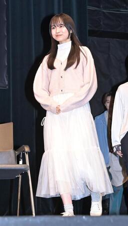 　舞台あいさつに登壇する林芽亜里（撮影・持木克友）