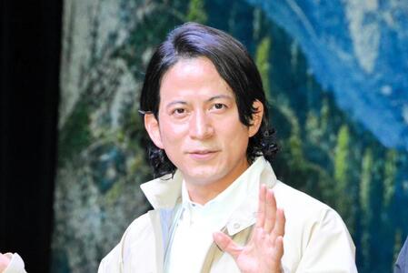 　「マムート２０２５年春夏コレクション発表会」に登場した岡田准一