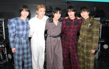 　フリーライブを行ったＭ！ＬＫの（左から）塩﨑太智、山中柔太朗、佐野勇斗、曽野舜太、吉田仁人（撮影・伊藤笙子）