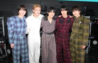 　フリーライブを行ったＭ！ＬＫの（左から）塩﨑太智、山中柔太朗、佐野勇斗、曽野舜太、吉田仁人（撮影・伊藤笙子）