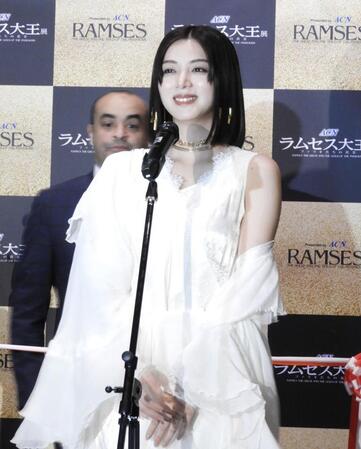 　イベントに登場した池田エライザ