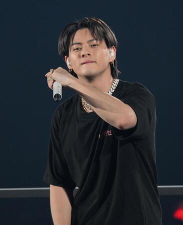 　「ｔｏ　ＨＥＲＯｅｓ　～ＴＯＢＥ　２ｎｄ　Ｓｕｐｅｒ　Ｌｉｖｅ～」でパフォーマンスする平野紫耀（撮影・伊藤笙子）