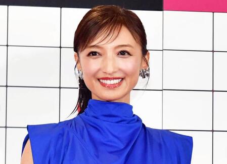 　望月理恵アナウンサー