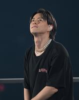 　「ｔｏ　ＨＥＲＯｅｓ　～ＴＯＢＥ　２ｎｄ　Ｓｕｐｅｒ　Ｌｉｖｅ～」でファンを見つめるＮｕｍｂｅｒ＿ｉ・平野紫耀（撮影・伊藤笙子）