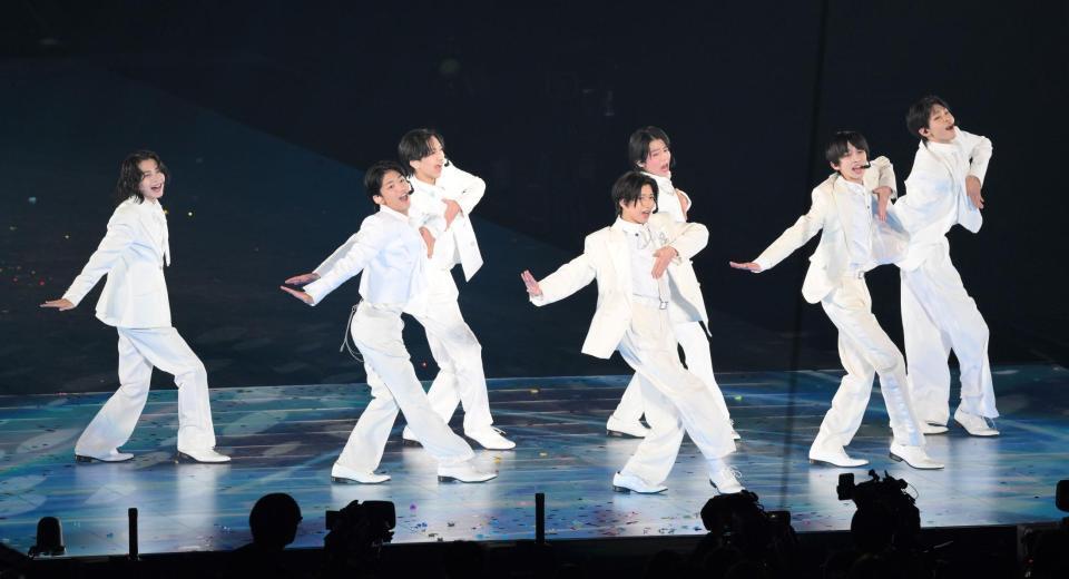 　「ｔｏ　ＨＥＲＯｅｓ　～ＴＯＢＥ　２ｎｄ　Ｓｕｐｅｒ　Ｌｉｖｅ～」でパフォーマンスするＣＬＡＳＳ　ＳＥＶＥＮ（撮影・伊藤笙子）