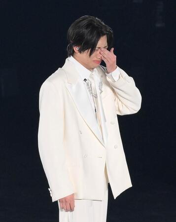 　「ｔｏ　ＨＥＲＯｅｓ　～ＴＯＢＥ　２ｎｄ　Ｓｕｐｅｒ　Ｌｉｖｅ～」でデビューがサプライズ発表され、感極まるＣＬＡＳＳ　ＳＥＶＥＮ・大東立樹（撮影・伊藤笙子）