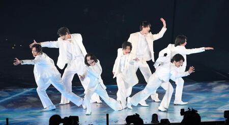 　「ｔｏ　ＨＥＲＯｅｓ　～ＴＯＢＥ　２ｎｄ　Ｓｕｐｅｒ　Ｌｉｖｅ～」でパフォーマンスするＣＬＡＳＳ　ＳＥＶＥＮ（撮影・伊藤笙子）