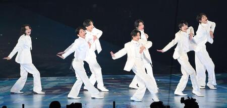 　「ｔｏ　ＨＥＲＯｅｓ　～ＴＯＢＥ　２ｎｄ　Ｓｕｐｅｒ　Ｌｉｖｅ～」でパフォーマンスするＣＬＡＳＳ　ＳＥＶＥＮ（撮影・伊藤笙子）