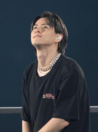 　「ｔｏ　ＨＥＲＯｅｓ　～ＴＯＢＥ　２ｎｄ　Ｓｕｐｅｒ　Ｌｉｖｅ～」でファンを見つめるＮｕｍｂｅｒ＿ｉ・平野紫耀（撮影・伊藤笙子）