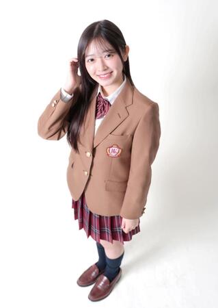 　優しくほほ笑む黒江こはる部（撮影・吉澤敬太）