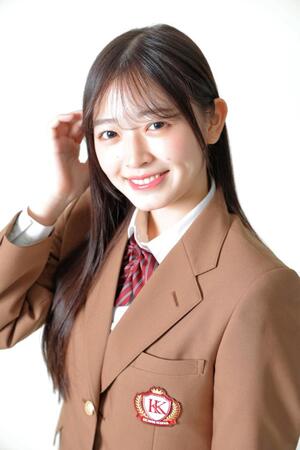 　優しくほほ笑む黒江こはる（撮影・吉澤敬太）