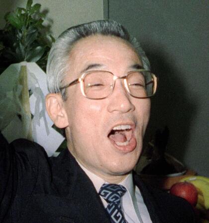 　参議院に出馬し、事務所開きで気勢をあげる横山やすしさん（９２年）