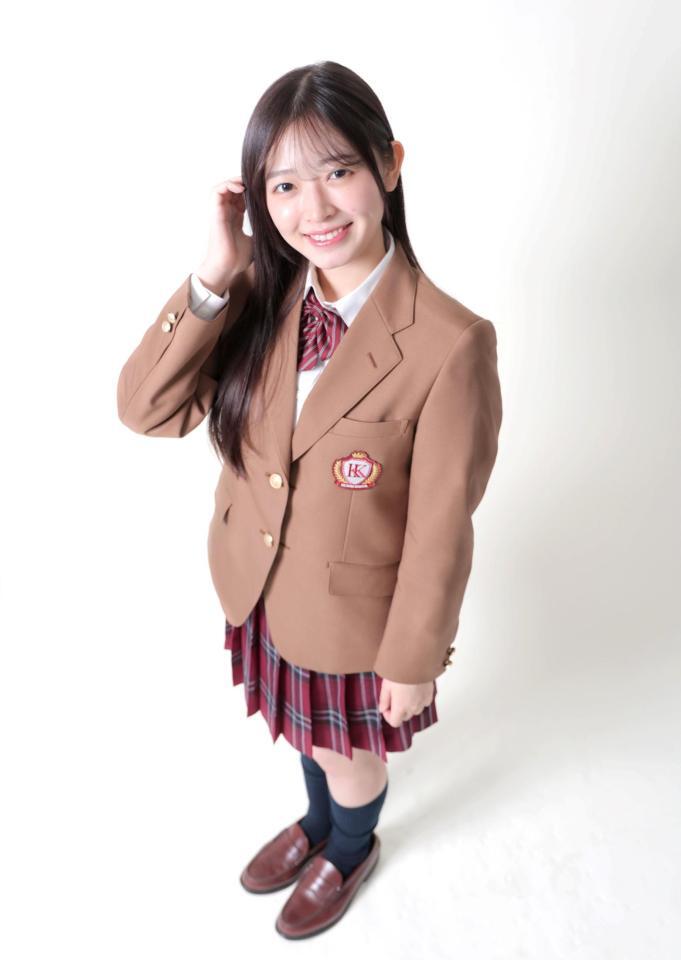 　優しくほほ笑む黒江こはる部（撮影・吉澤敬太）