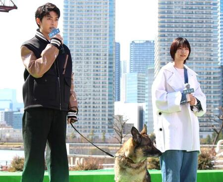 　映画公開直前イベントに登場した（左から）高橋文哉、さくら、西野七瀬