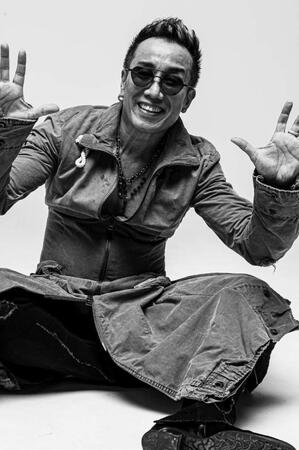 　長渕剛写真集「骨　ＢＯＮＥ」より　©長濱治／集英社