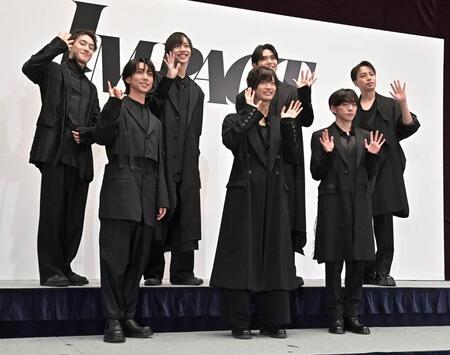 　初の座長公演に気合が入るＩＭＰ．の（前列左から）鈴木大河、佐藤新、基俊介（後列左から）椿泰我、松井奏、影山拓也、横原悠毅（撮影・持木克友）