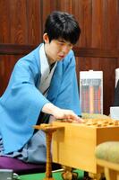 　王将位を防衛し、タイトル通算２８期として歴代単独５位に浮上した藤井聡太七冠（提供・日本将棋連盟）