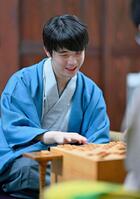 　将棋の第７４期王将戦第５局で永瀬拓矢九段を破って４連覇を果たし、対局を振り返る藤井聡太王将