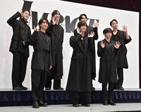 　初の座長公演に気合が入るＩＭＰ．の（前列左から）鈴木大河、佐藤新、基俊介（後列左から）椿泰我、松井奏、影山拓也、横原悠毅（撮影・持木克友）