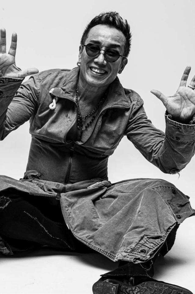 　長渕剛写真集「骨　ＢＯＮＥ」より　©長濱治／集英社