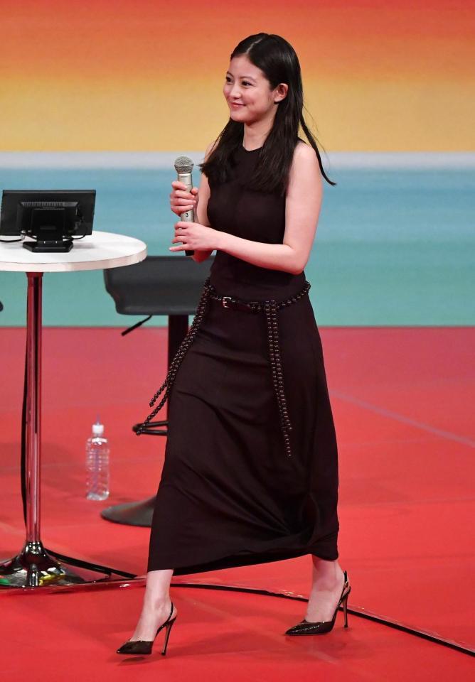 　ノースリーブでイベントに登場した今田美桜（撮影・開出牧）