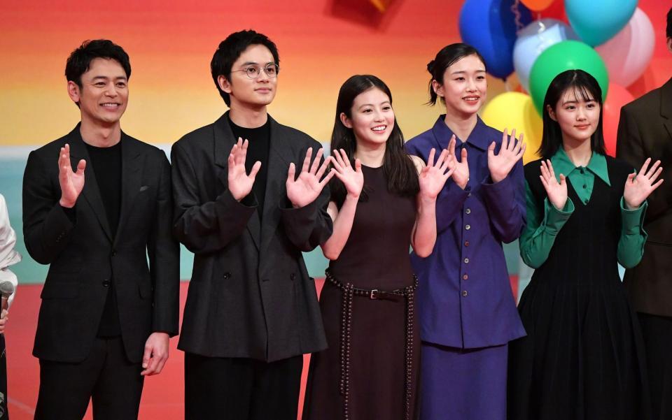 　プレトークショーを行った（左から）妻夫木聡、北村匠海、今田美桜、河合優実、原菜乃華（撮影・開出牧）