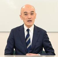 　取材に応じる宝塚歌劇団・村上浩爾理事長（撮影・高部洋祐）