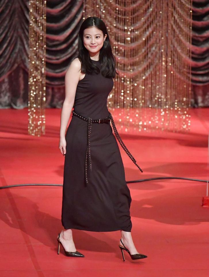 　ノースリーブのワンピースで登場した今田美桜（撮影・開出牧）