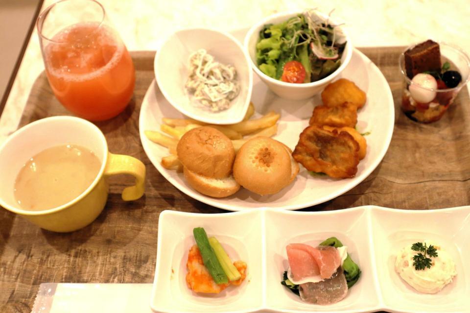 　カフェ「フルール」の雪組特別メニュー