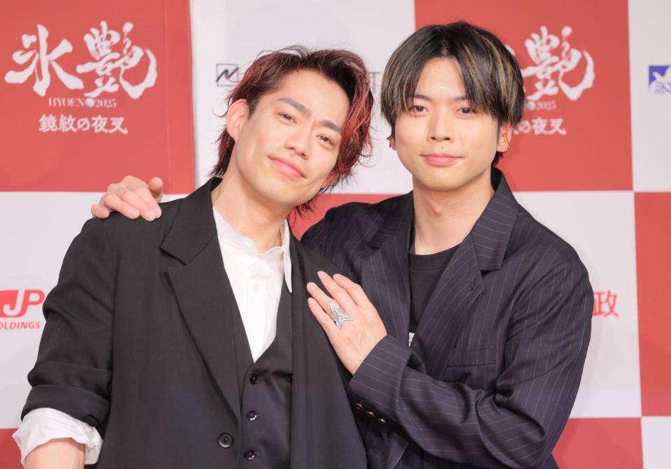 　記者発表会に出席した高橋大輔さん（左）と増田貴久（撮影・棚橋慶太）