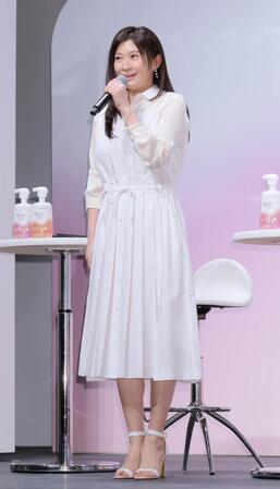 　ＣＭ発表会に出席した篠原涼子（撮影・棚橋慶太）