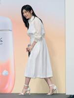 　登壇する篠原涼子（撮影・棚橋慶太）