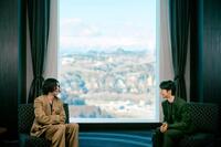 　対談を行った羽生結弦さん（右）と米津玄師