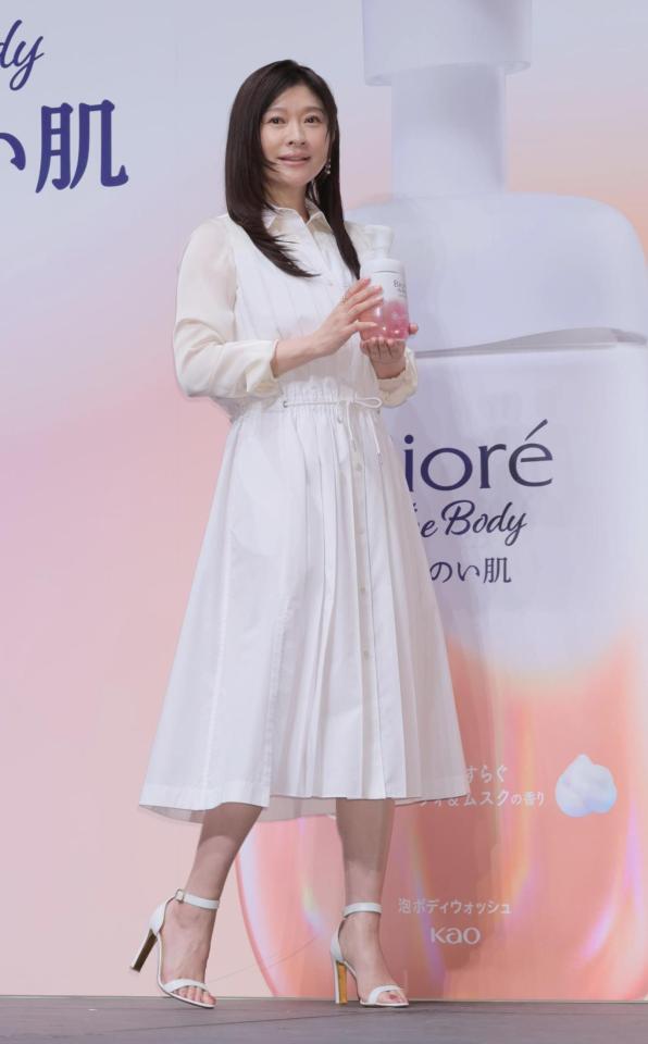 　「ビオレ　ザ　ボディ新商品　ＣＭ発表会」に出席した篠原涼子（撮影・棚橋慶太）