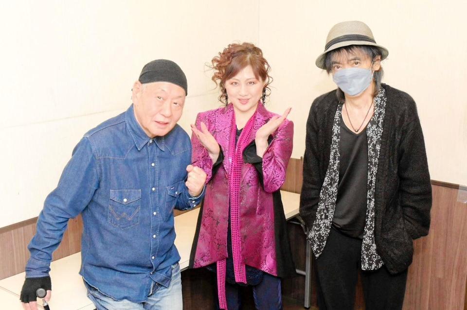 　１９８８年以来のステージ共演を果たした（左から）泉谷しげる、渡辺美里、仲井戸麗市