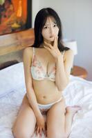 　川瀬もえ写真集「Ｍａｎｕａｌ」＝撮影：横山マサト　光文社刊