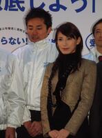 ０５年１２月、加藤あいらとイベントに登場した杉村太蔵議員（当時）