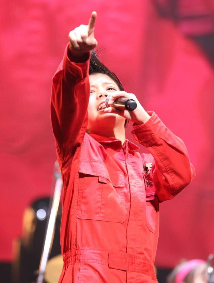 　パフォーマンスするＤＩＧ　ＩＴ！　ＤＩＧ　ＩＴ！　ＯＮＥ