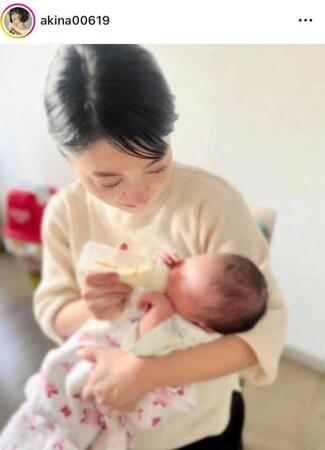 　ＡＫＩＮＡ（右）のインスタグラム＠ａｋｉｎａ００６１９より