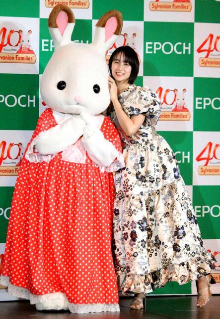 山本美月 絵本も全力「何役も演じ分けて読んでいます」家族円満の