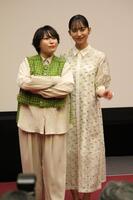取材会に登場した丸山礼（左）と井桁弘恵