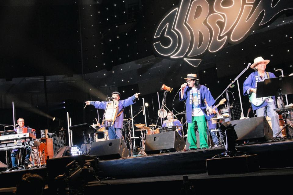 　３５周年記念公演を行ったＢＥＧＩＮ