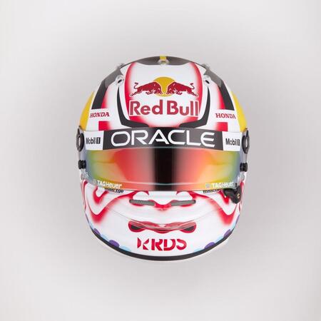 　市川團十郎が監修した角田裕毅がＦ１日本ＧＰで使用する特別デザインヘルメットが公開。テーマは「ＫＡＢＵＫＩ」