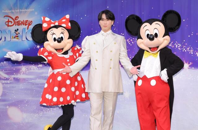 宮舘涼太 オールホワイトの貴公子ルックでまさに“だて様” メンバーに